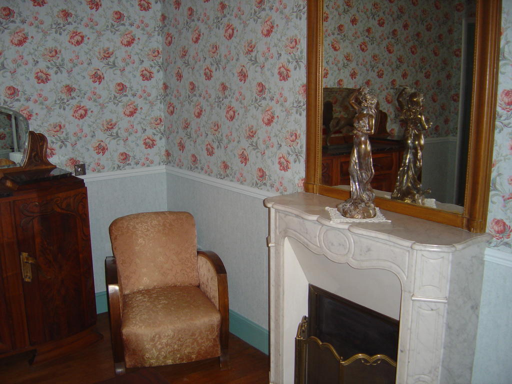 Le Terrondou Hotel Vic-sur-Cère Kamer foto