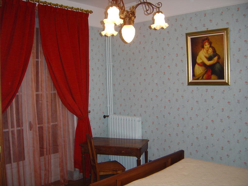 Le Terrondou Hotel Vic-sur-Cère Buitenkant foto
