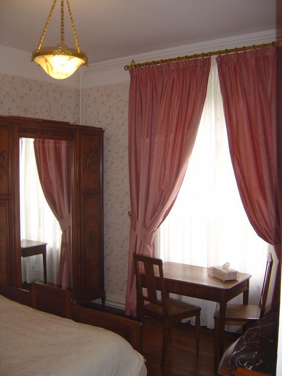 Le Terrondou Hotel Vic-sur-Cère Kamer foto